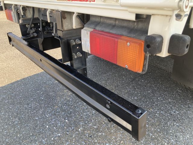 HINO DUTRO 2011 Image 31