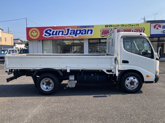 HINO DUTRO 2011 Image 31