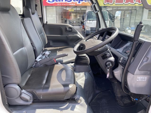 ISUZU ELF 2018 Image 31