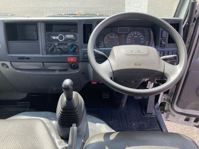 ISUZU ELF 2018 Image 31