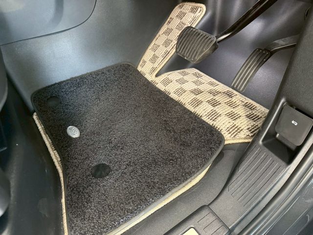 ROVER DEFENDER 2023 Image 31