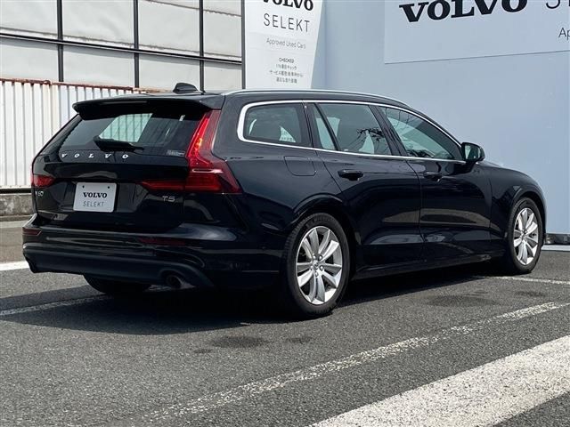 VOLVO V60 2019 Image 31