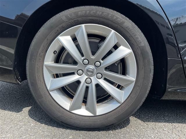 VOLVO V60 2019 Image 31