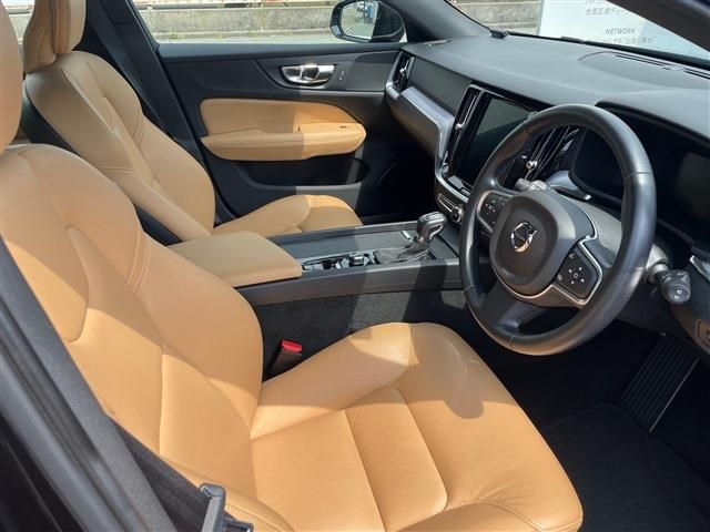 VOLVO V60 2019 Image 31