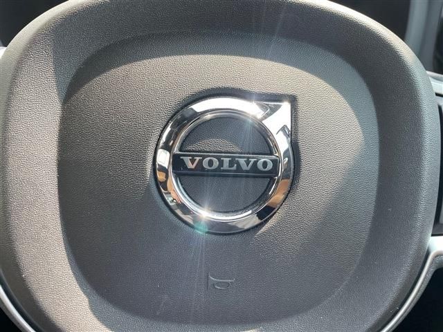 VOLVO V60 2019 Image 31