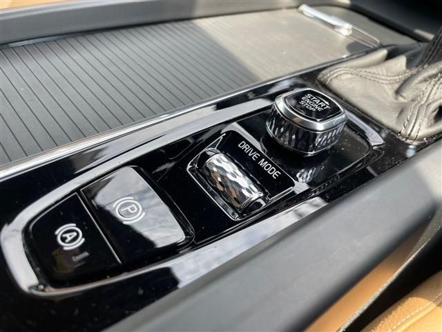 VOLVO V60 2019 Image 31