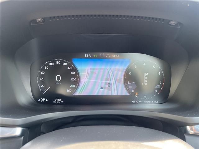 VOLVO V60 2019 Image 31