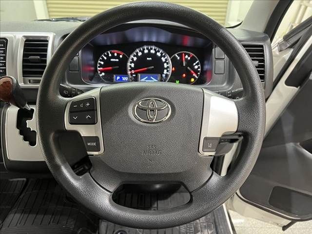 TOYOTA HIACE VAN 4WD 2018 Image 31