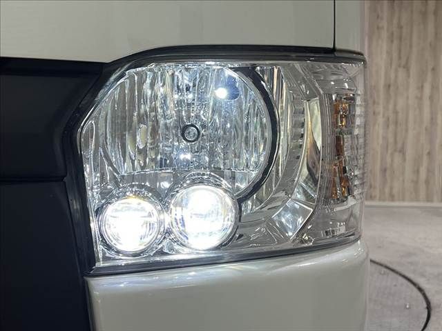 TOYOTA HIACE VAN 4WD 2018 Image 31