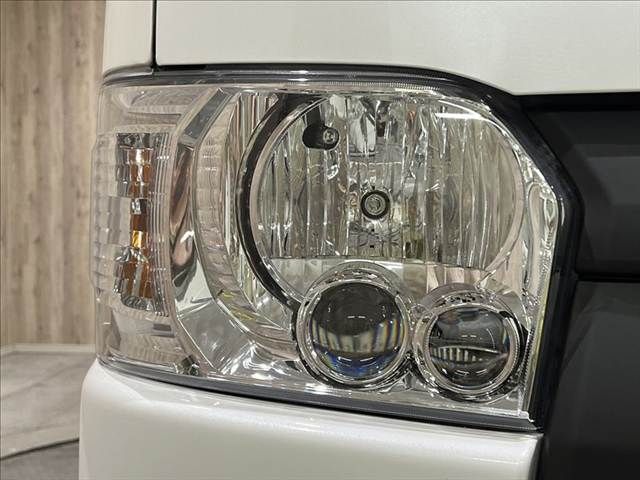 TOYOTA HIACE VAN 4WD 2018 Image 31