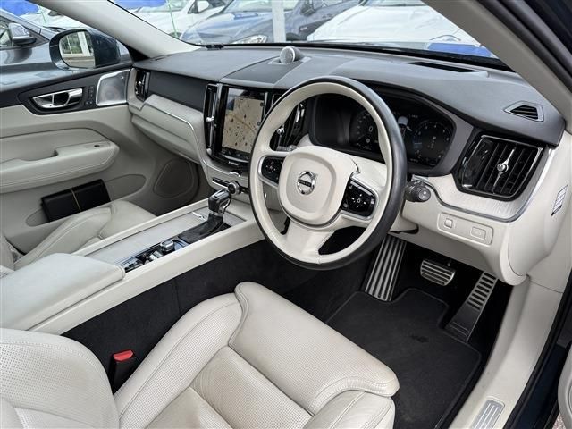 VOLVO XC60 2017 Image 31