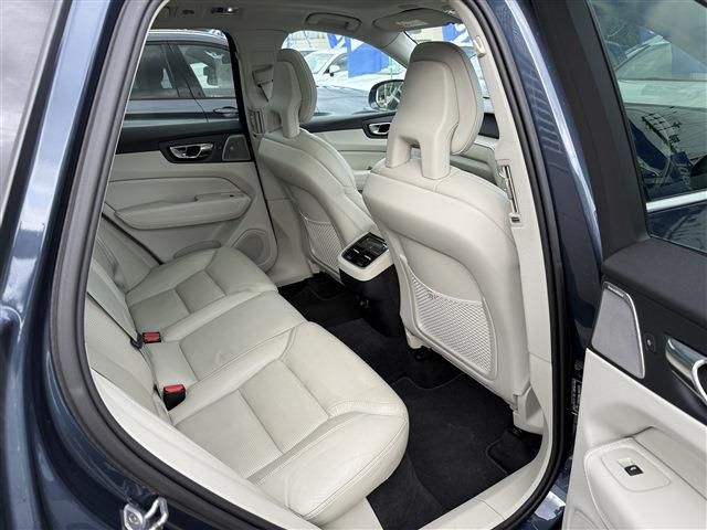 VOLVO XC60 2017 Image 31