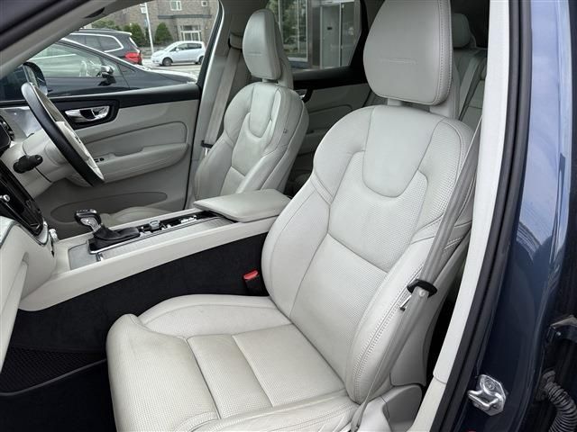 VOLVO XC60 2017 Image 31