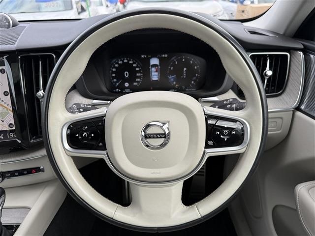 VOLVO XC60 2017 Image 31