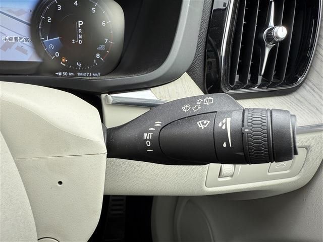 VOLVO XC60 2017 Image 31