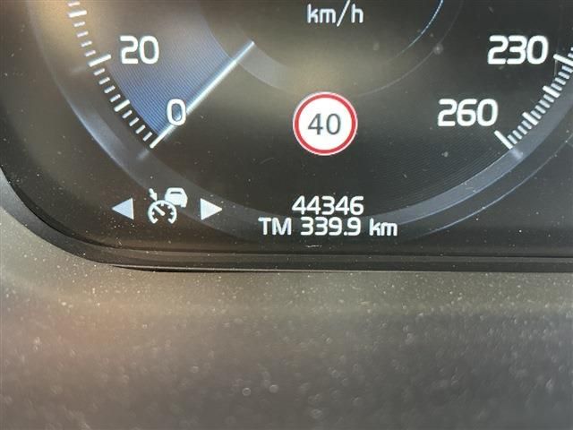 VOLVO XC60 2017 Image 31