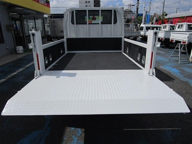 ISUZU  2019 Image 31