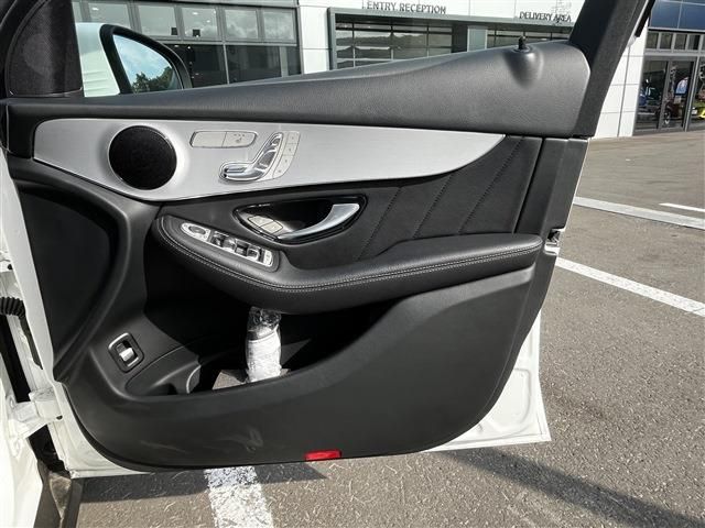 MERCEDES BENZ GLC CL 2019 Image 31