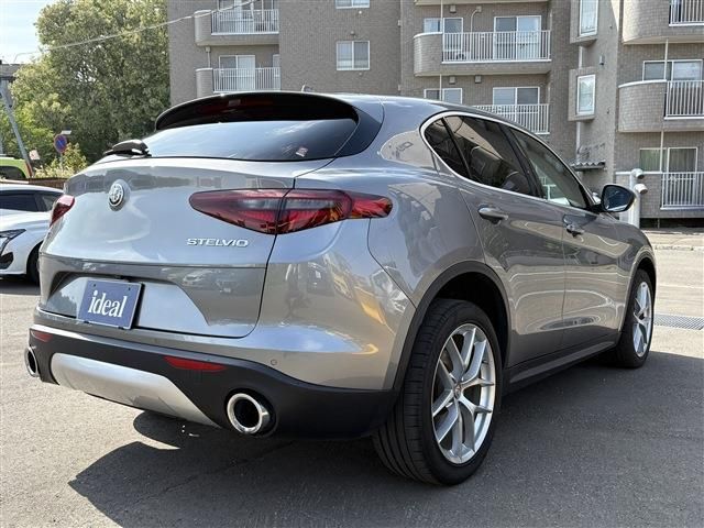 ALFAROMEO STELVIO 2018 Image 31