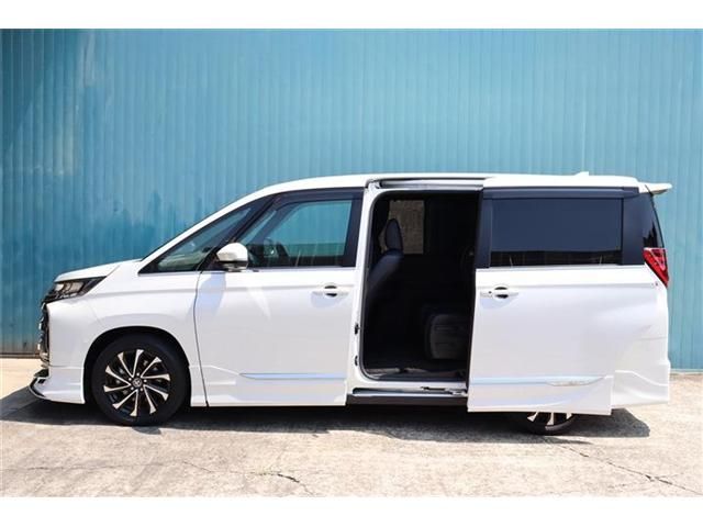 TOYOTA NOAH HYBRID 2023 Image 31