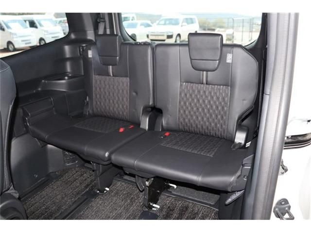 TOYOTA NOAH HYBRID 2023 Image 31