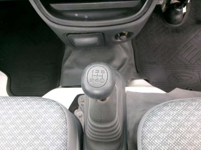 DAIHATSU HIJET TRUCK 4WD 2013 Image 31