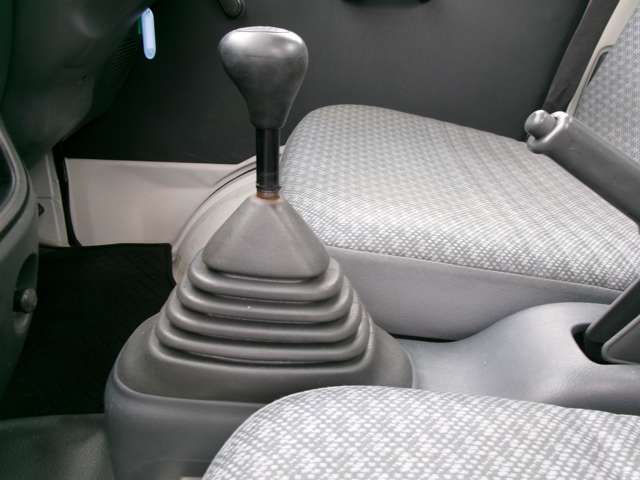 DAIHATSU HIJET TRUCK 4WD 2013 Image 31