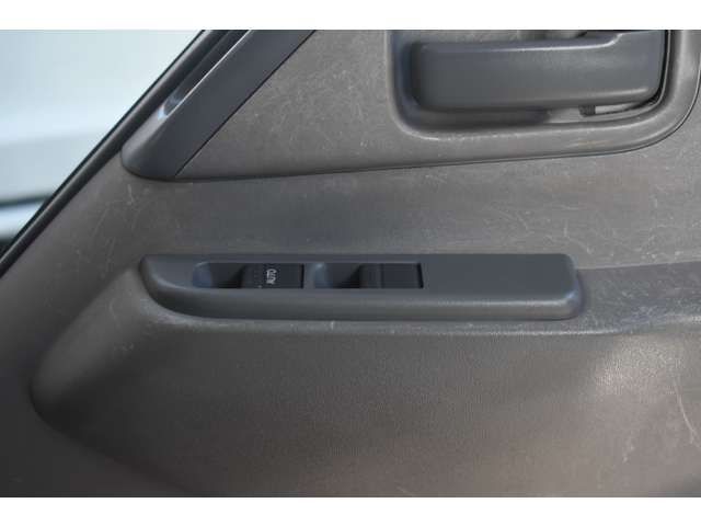 ISUZU ELF 2013 Image 31