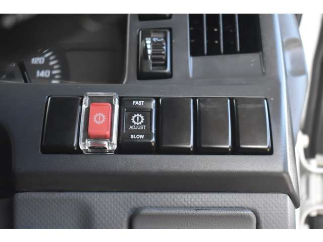 ISUZU ELF 2013 Image 31