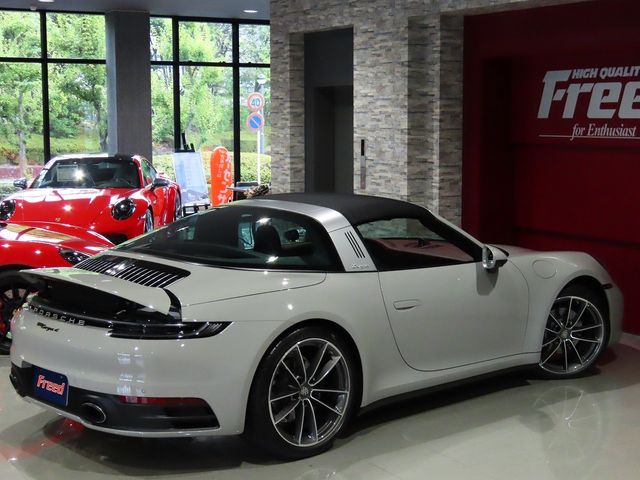 PORSCHE 911 2024 Image 31