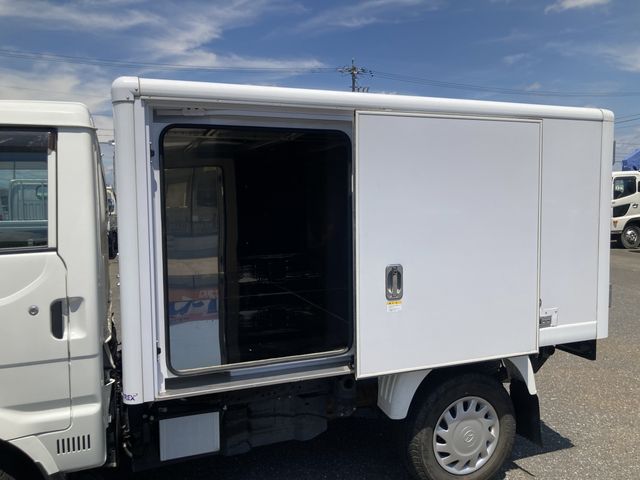 MAZDA BONGO TRUCK 4WD 2018 Image 31