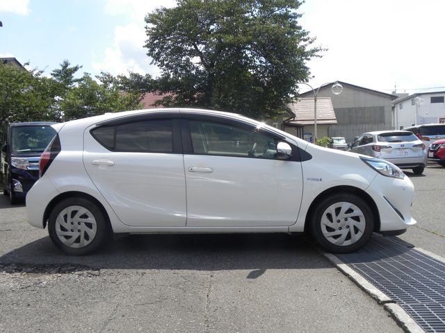 TOYOTA AQUA 2019 Image 31