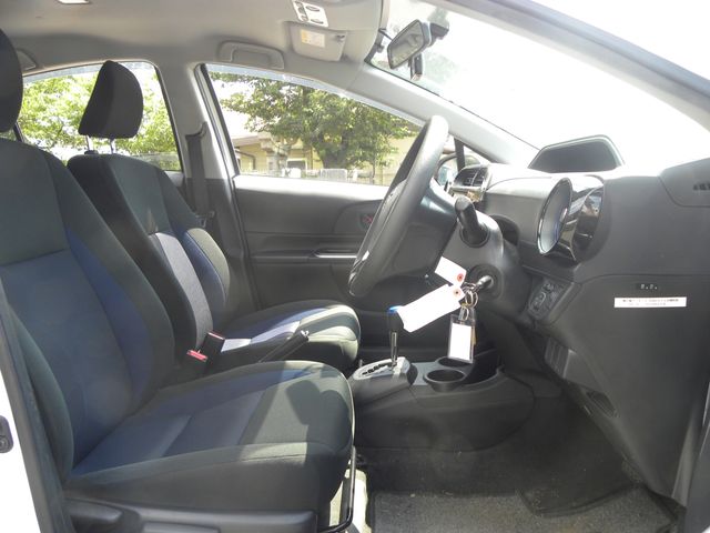 TOYOTA AQUA 2019 Image 31