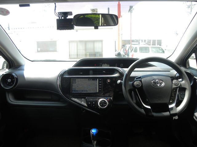 TOYOTA AQUA 2019 Image 31