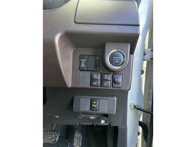 TOYOTA TANK 2019 Image 31