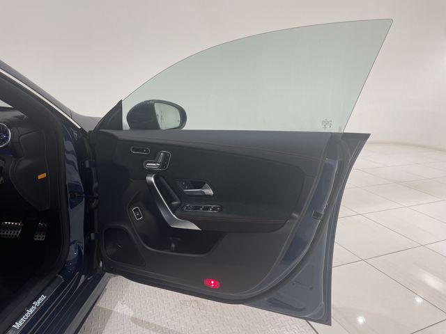 MERCEDES BENZ CLA CL 2021 Image 31