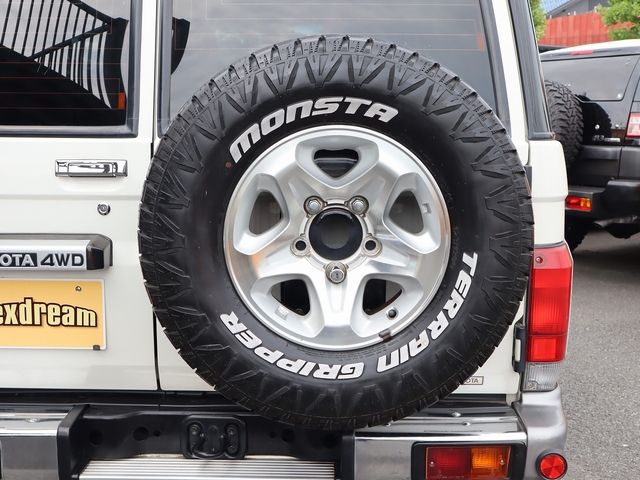TOYOTA LANDCRUISER VAN 2015 Image 31