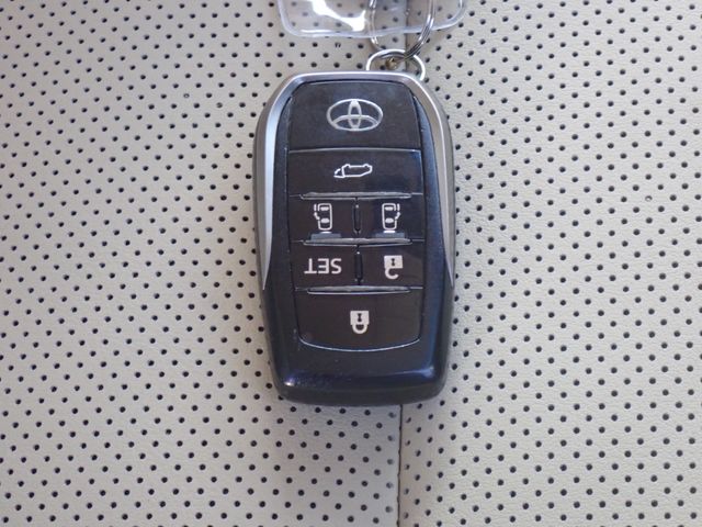 TOYOTA ALPHARD HYBRID 4WD 2020 Image 31