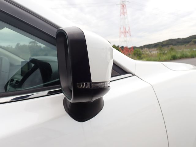 MAZDA AXELA SEDAN 2018 Image 31