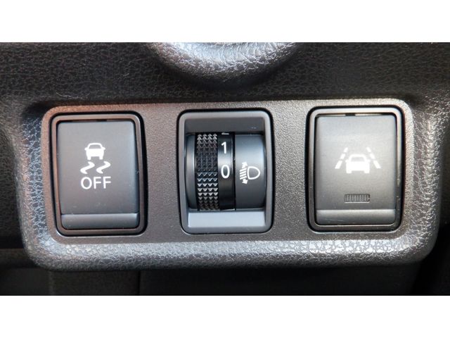 NISSAN NOTE 2018 Image 31