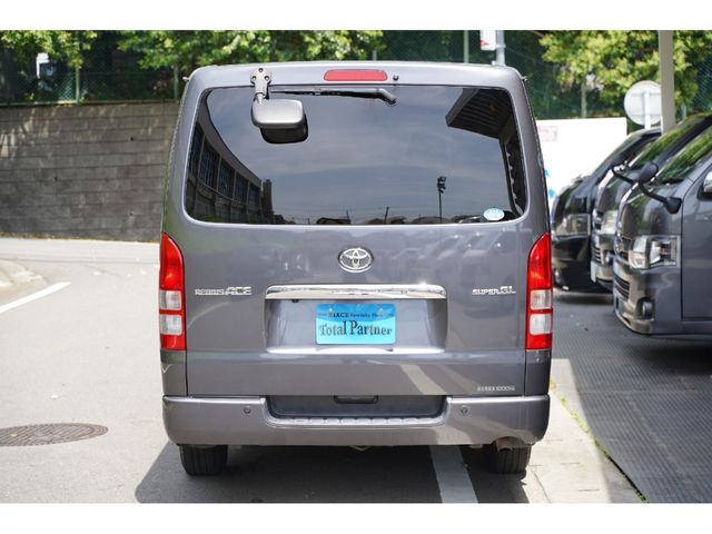 TOYOTA REGIUSACE VAN 2WD 2010 Image 31