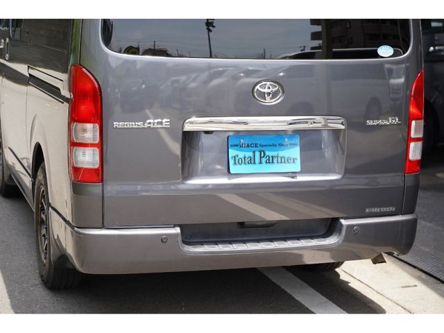 TOYOTA REGIUSACE VAN 2WD 2010 Image 31