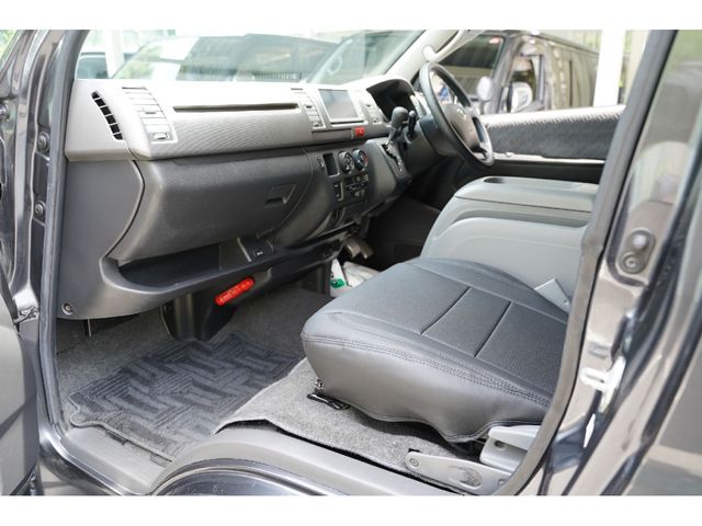 TOYOTA REGIUSACE VAN 2WD 2010 Image 31