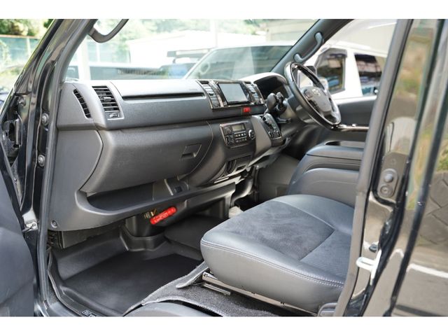 TOYOTA HIACE VAN 4WD 2020 Image 31