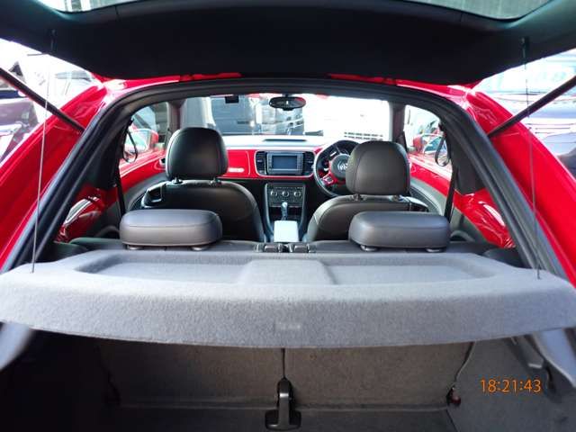 VOLKSWAGEN THE BEETL 2012 Image 31