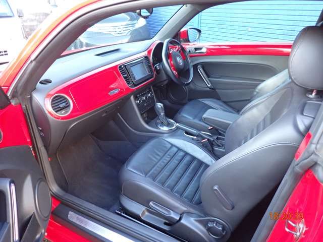 VOLKSWAGEN THE BEETL 2012 Image 31