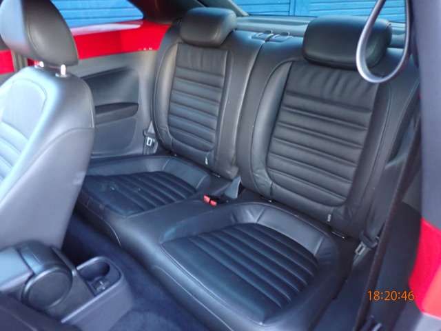 VOLKSWAGEN THE BEETL 2012 Image 31