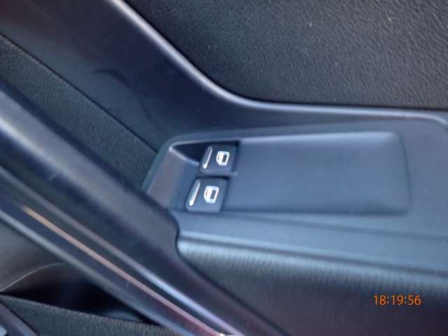 VOLKSWAGEN THE BEETL 2012 Image 31