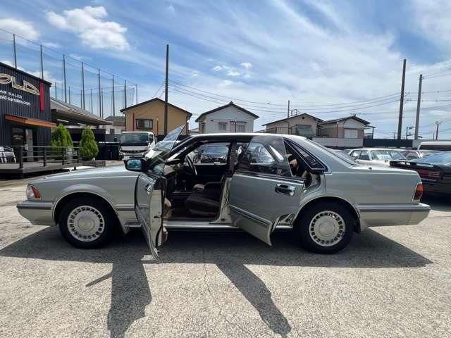 NISSAN GLORIA HARDTOP 1990 Image 31