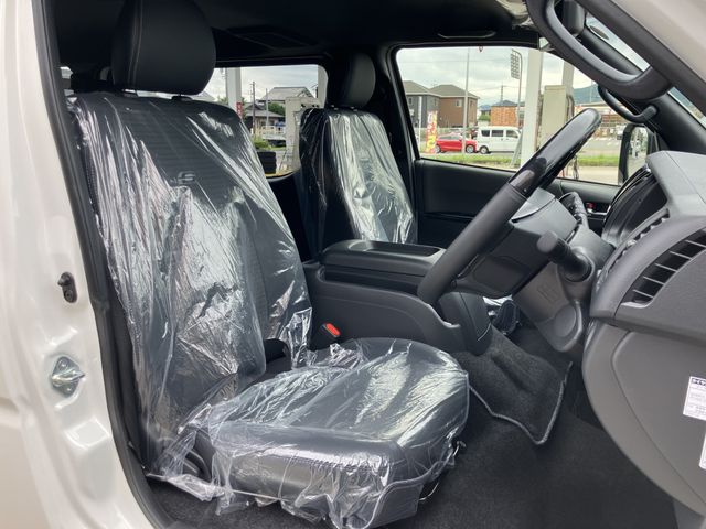 TOYOTA HIACE VAN 2WD 2025 Image 31